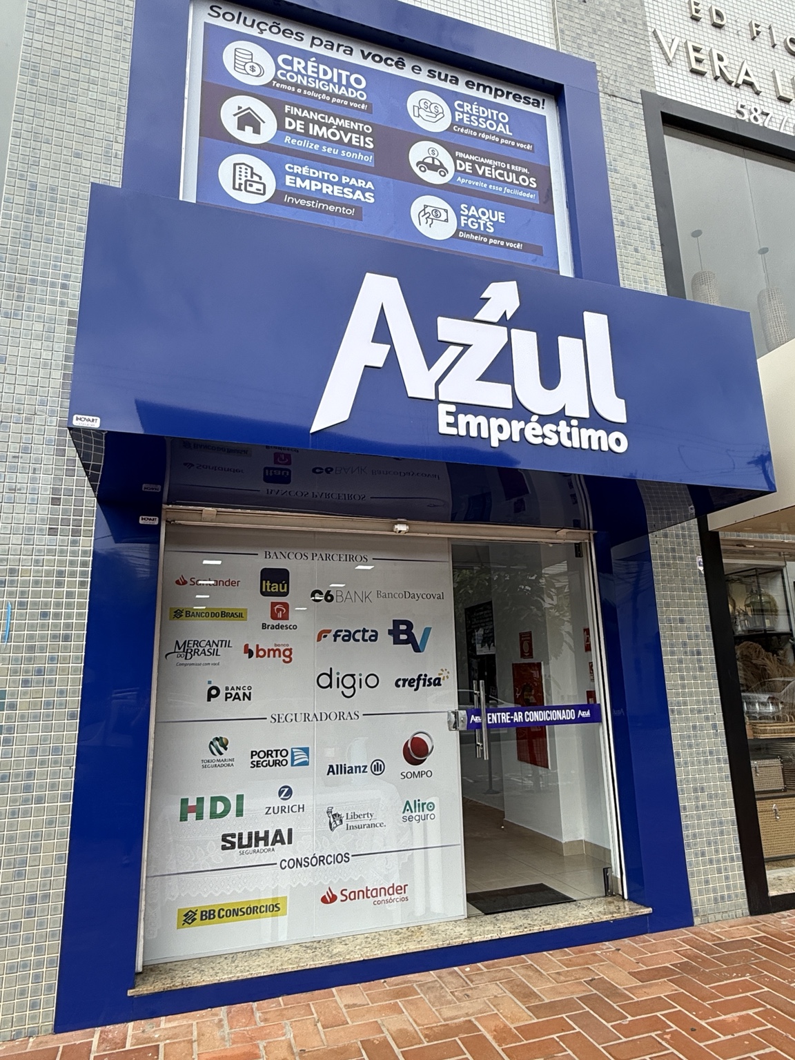 Fachada da Azul Empréstimo Muriaé